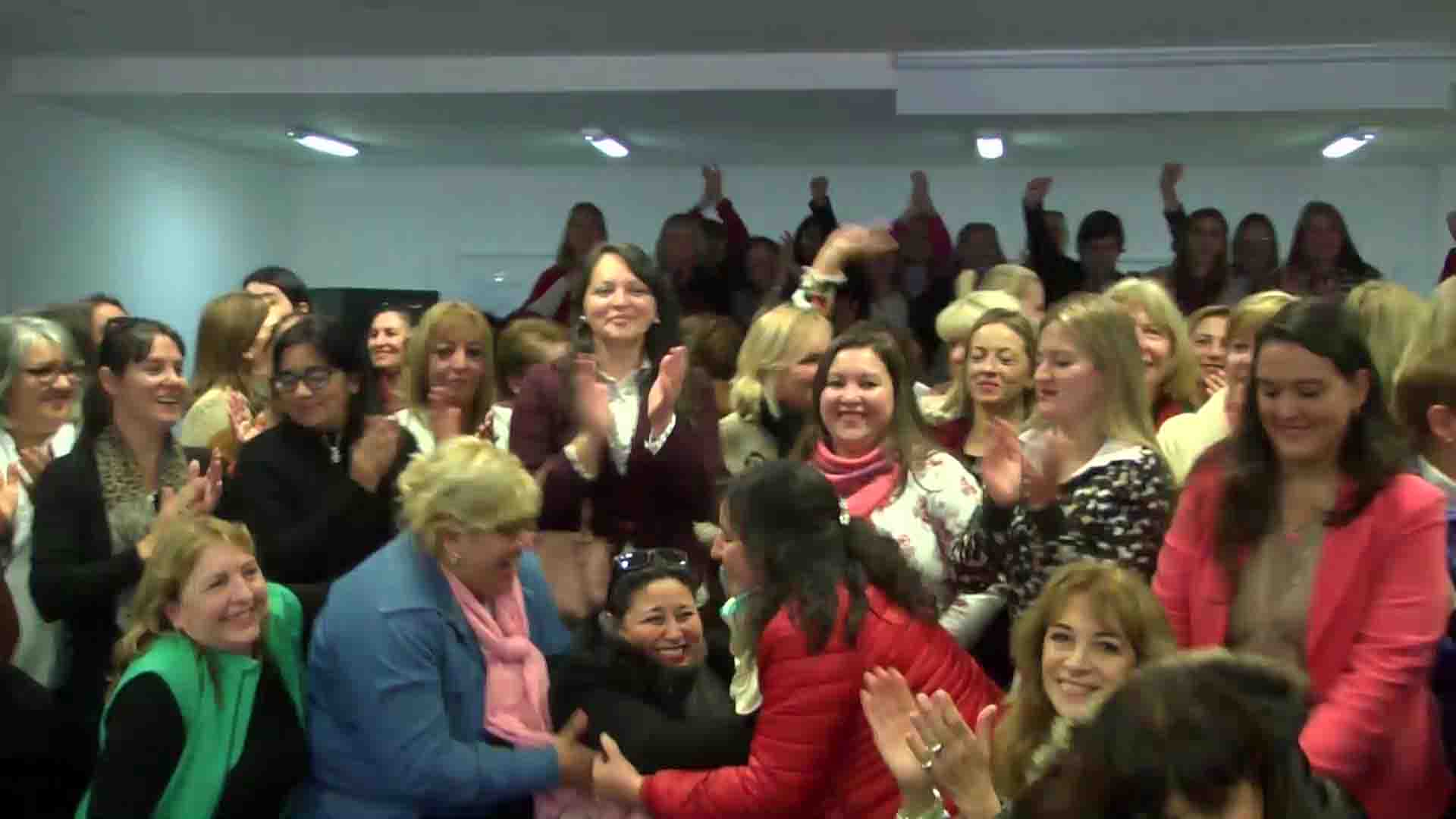 Reunión de mujeres funcionarias renovadoras