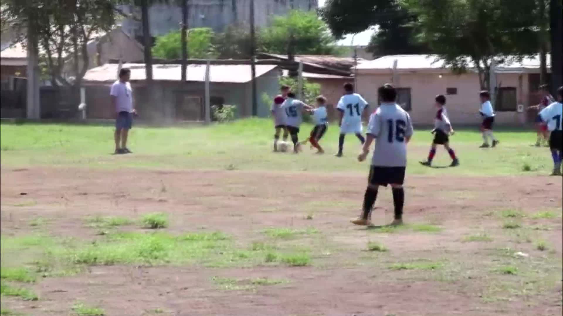 B° Santa Rosa de Posadas: Liga Infantil de los "Caras Sucias", lugar de deporte y contención