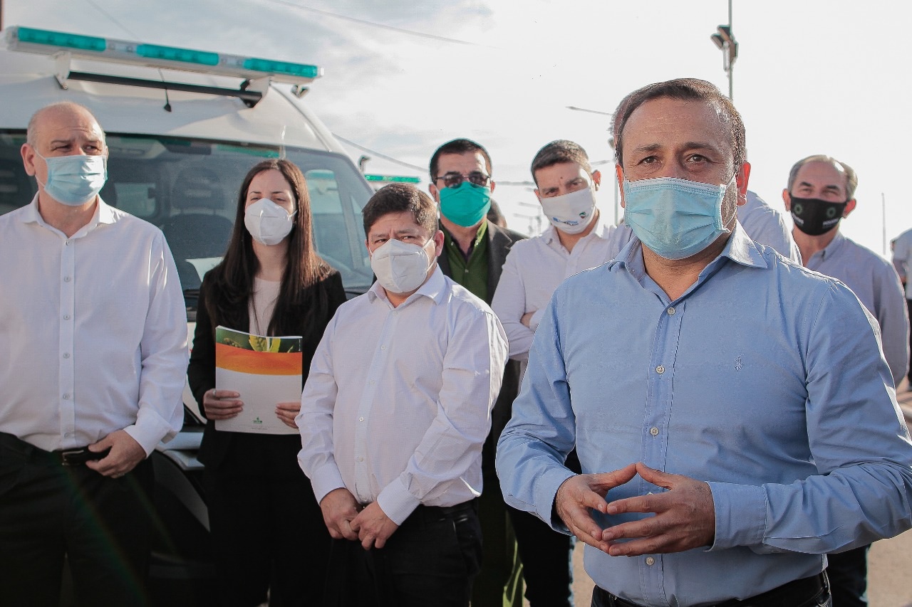 Herrera Ahuad entregó 16 ambulancias nuevas para fortalecer la red sanitaria provincial