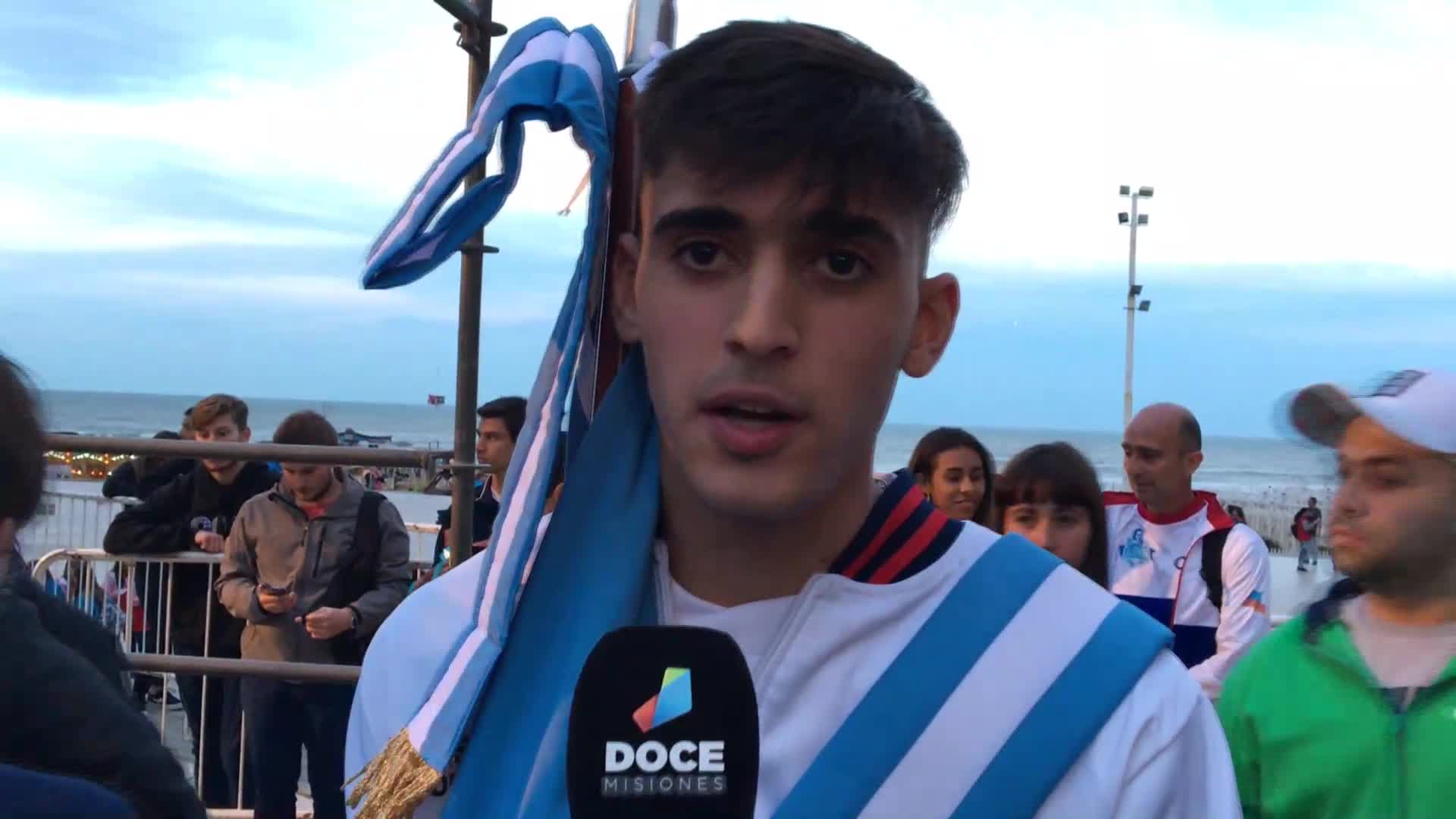 Juegos Evita en Mar del Plata: Gastón Benítez fue el abanderado de la bandera argentina en el acto de apertura