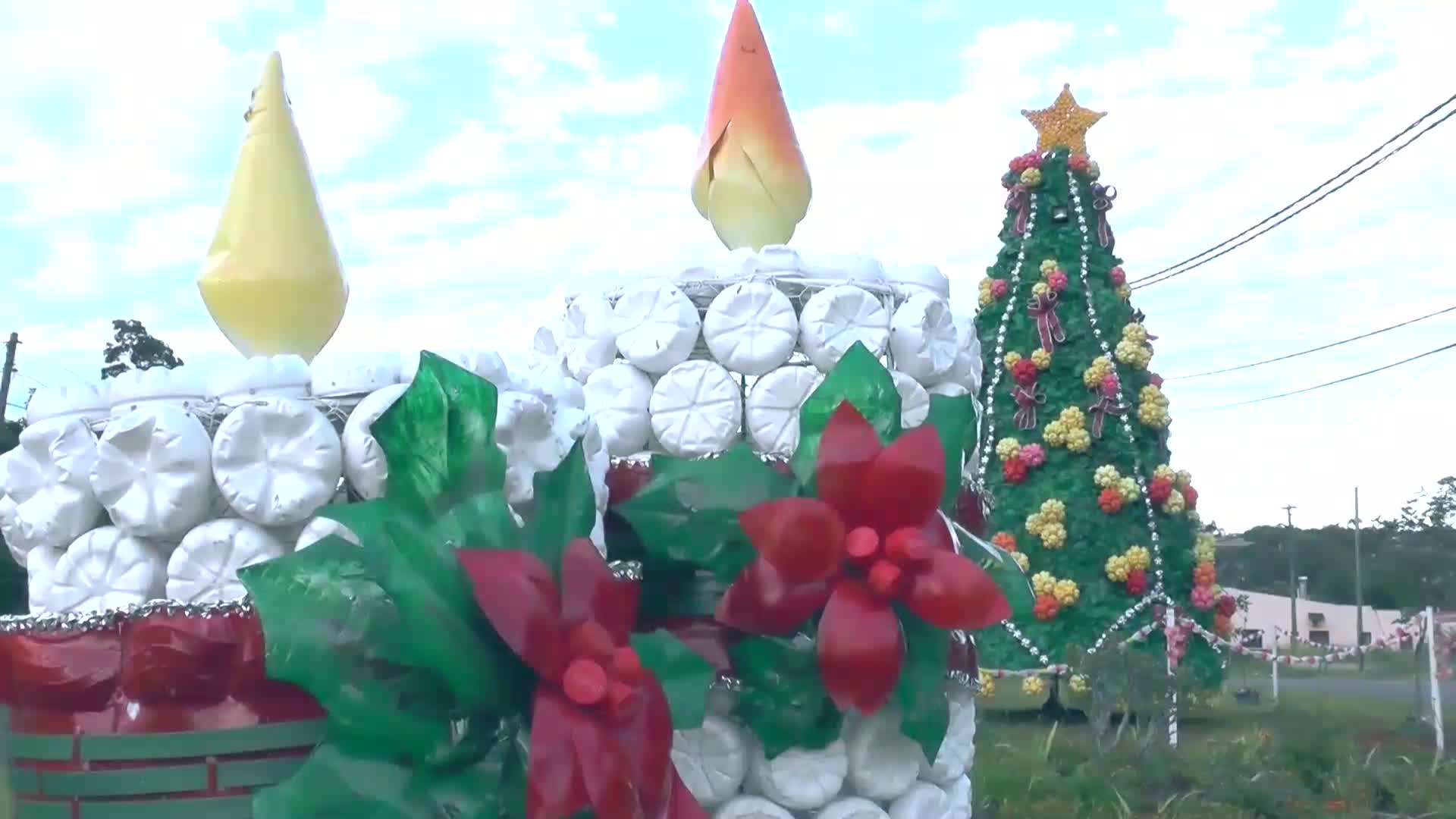 Toque navideño artesanal en Oberá: vecinas de Villa Bárbaro ornamentaron el barrio