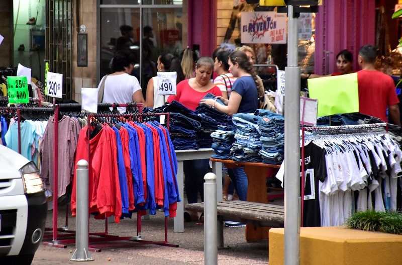 El Reventón reanimó al comercio Posadeño