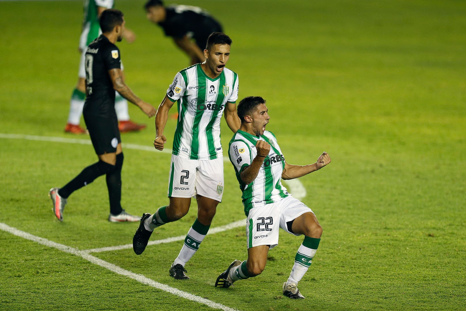 Copa Maradona: Banfield goleó a San Lorenzo y jugará la final ante Boca