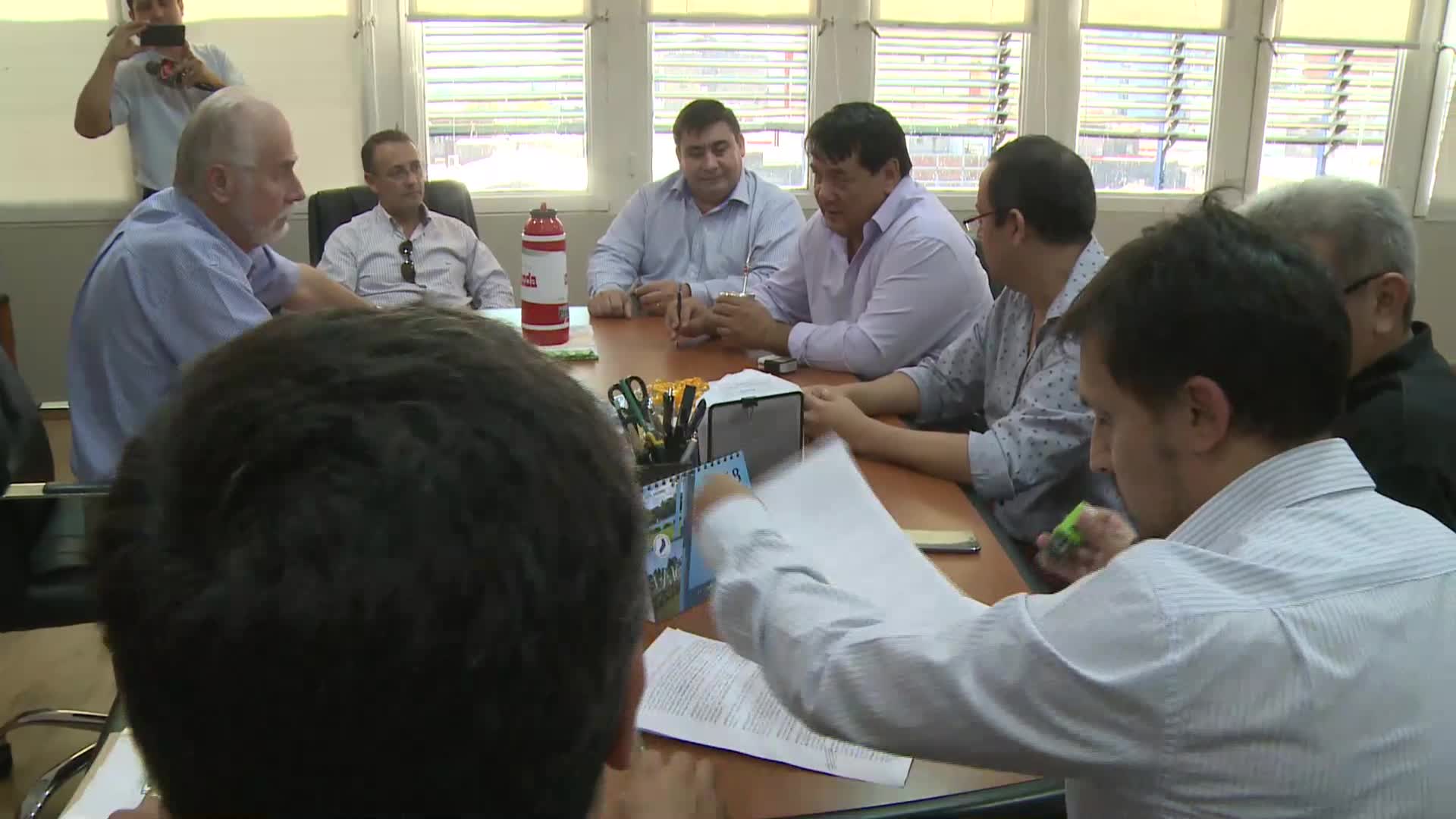 EMSA y cooperativas suscriben acuerdo para regularizar el estado de deudas