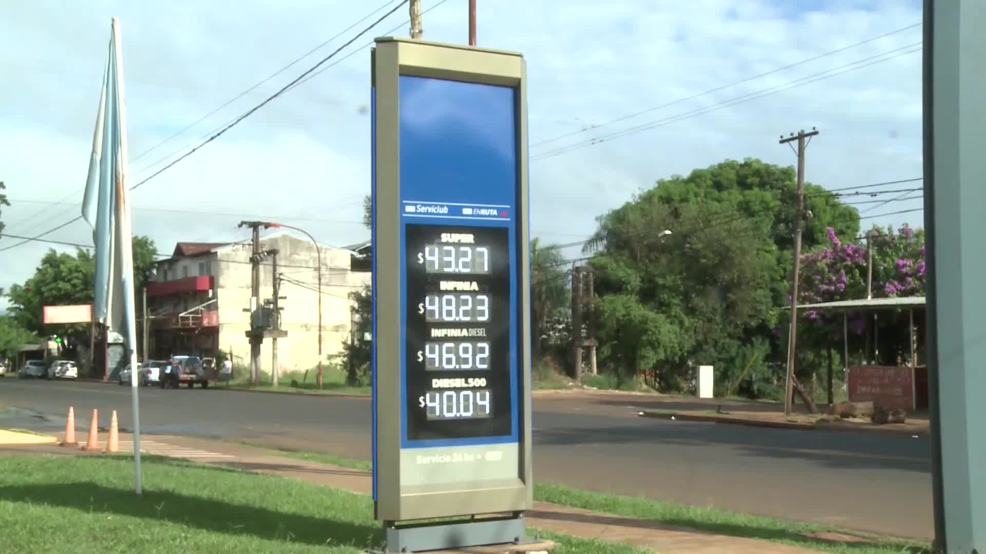 Las ventas cayeron un 10%: el dolar impacta de lleno en la suba de los combustibles