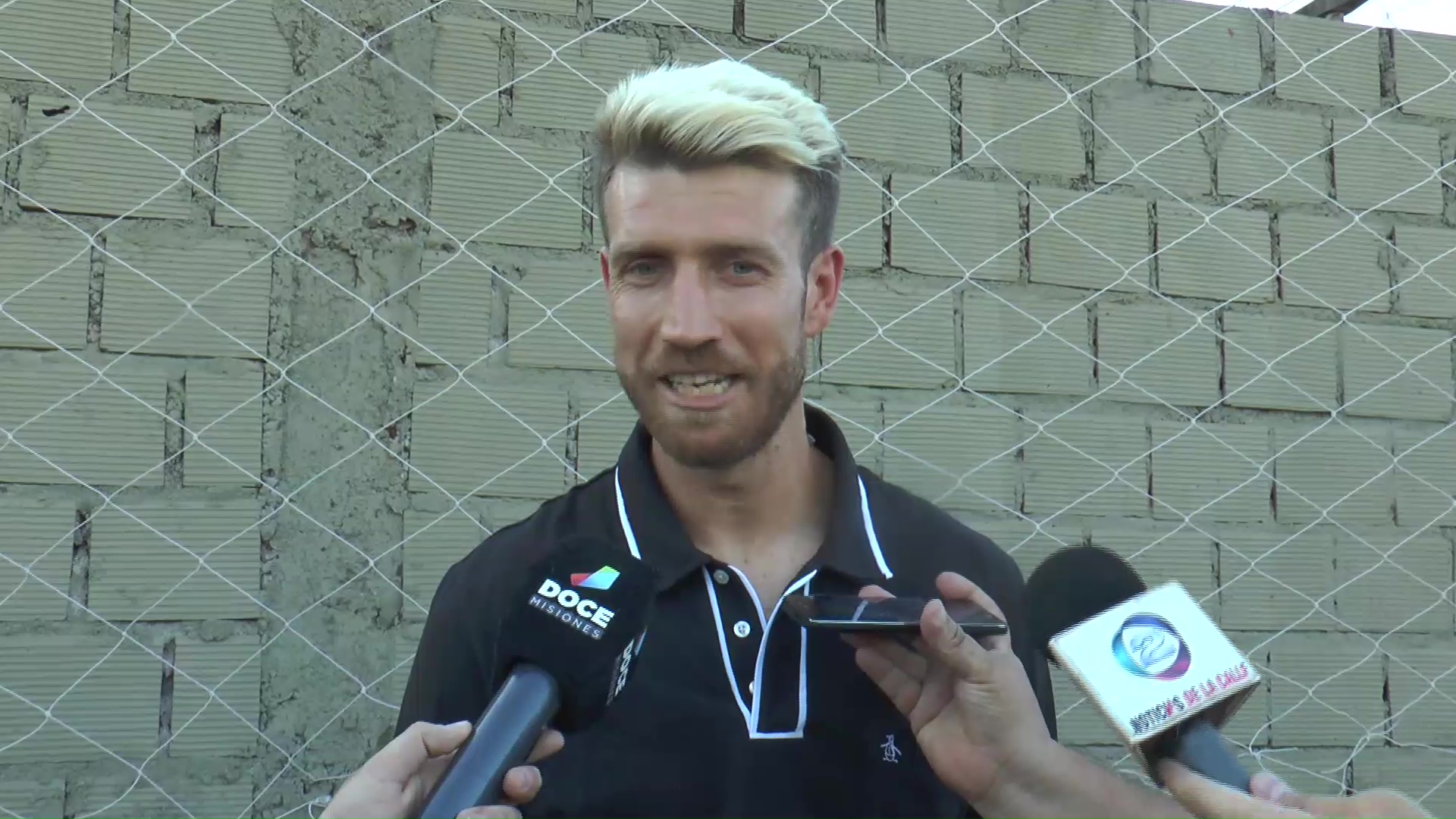 Jonathan Schunke brindó una charla a los jóvenes del Club Brown 