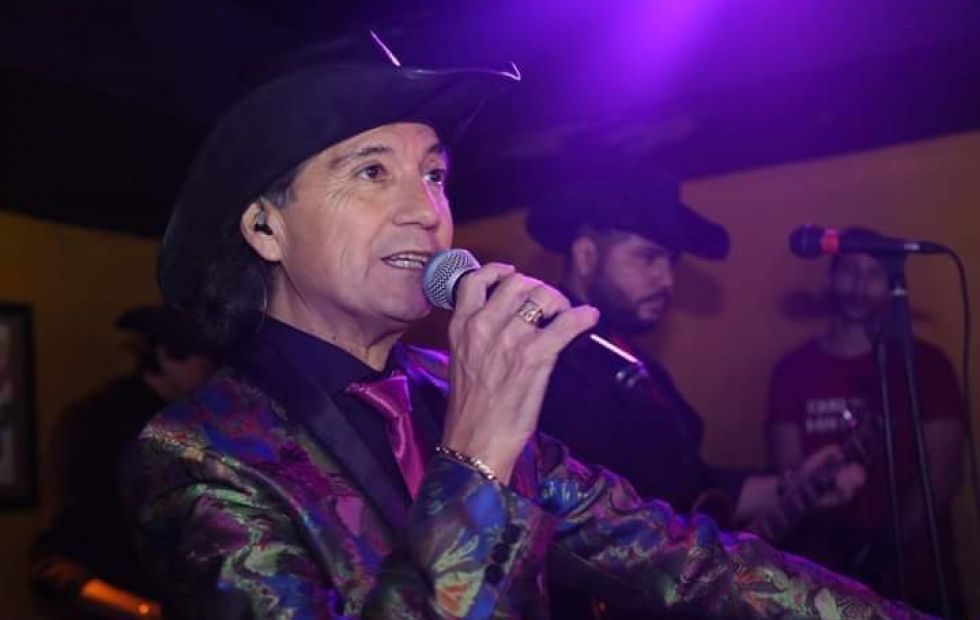 La cumbia está de luto: murió Carlitos Márquez, cantante de Los Forasteros