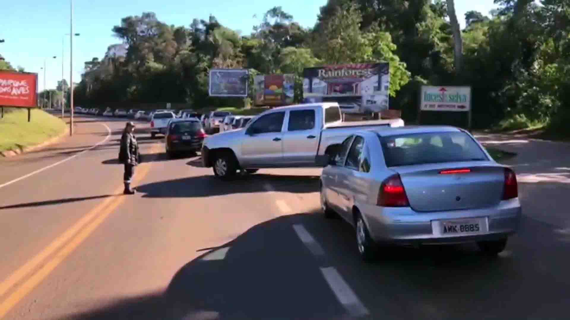Quejas reiteradas: filas interminables en la frontera