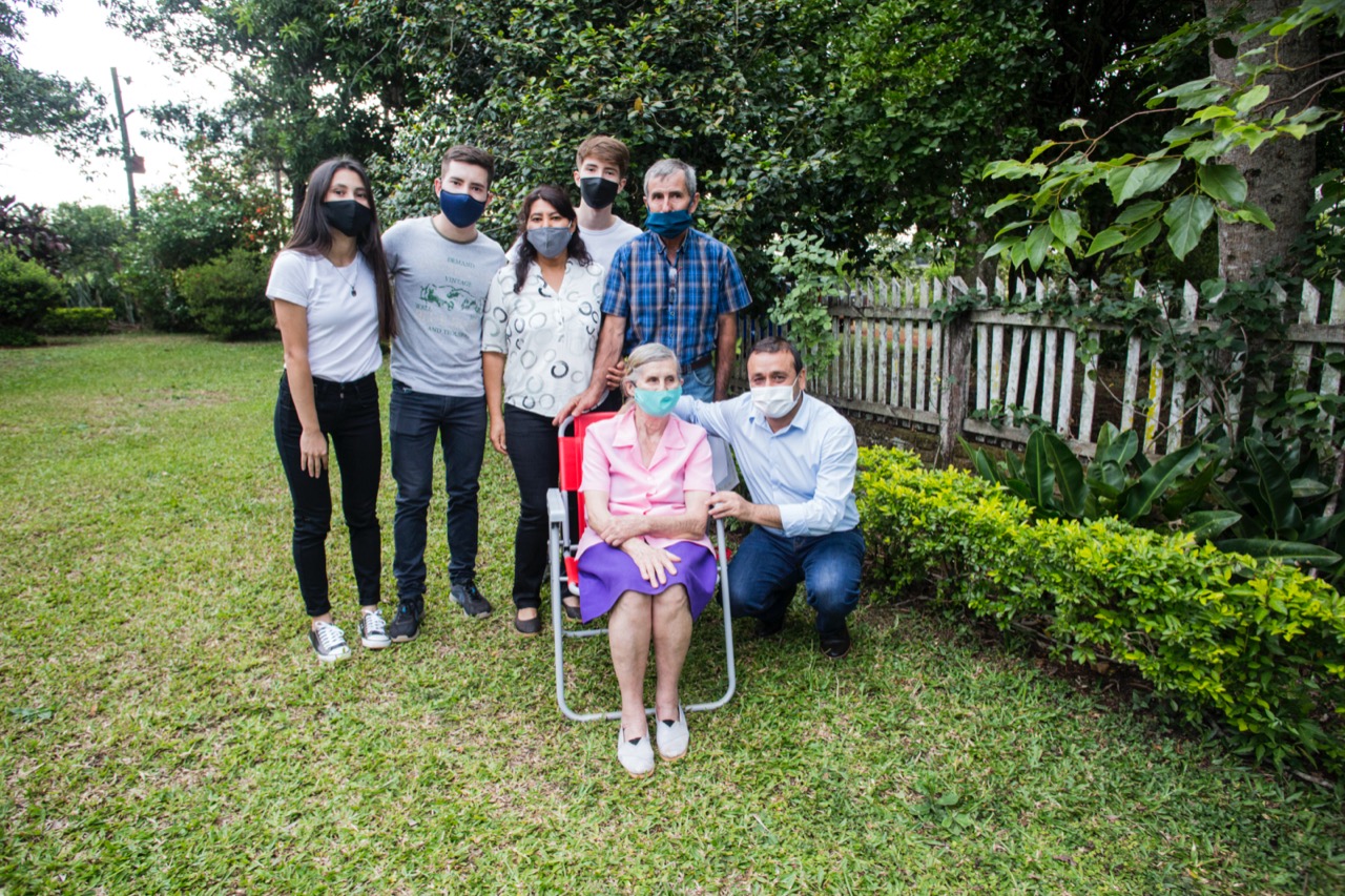 7 Entrega de tractores y maquinaria en TRES CAPONES