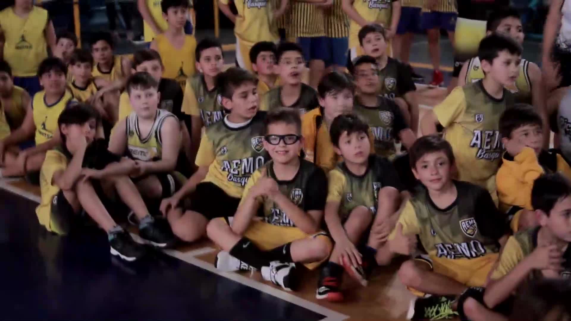 22 clubes, 500 chicos y rosco: show de mini basquet en Posadas