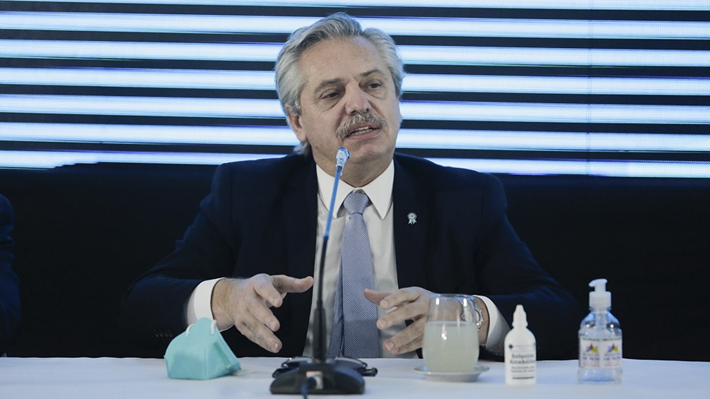 Fernández destacó la política de "Estado presente" ante la pandemia