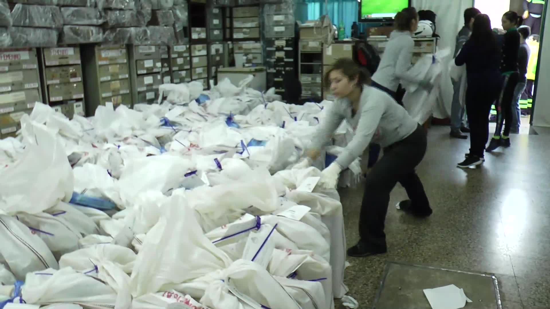 Elecciones del 27 de octubre: comenzó la distribución del material electoral y biométrico