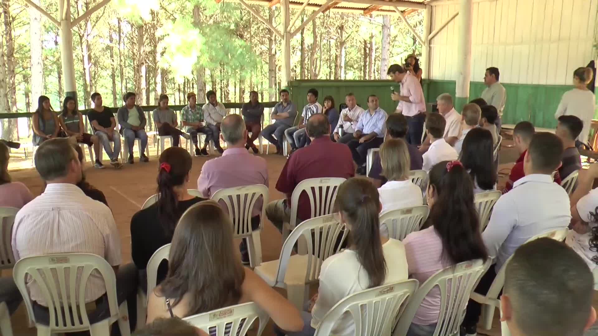 La provincia entregó fondos a la comunidad guaraní de 25 de Mayo