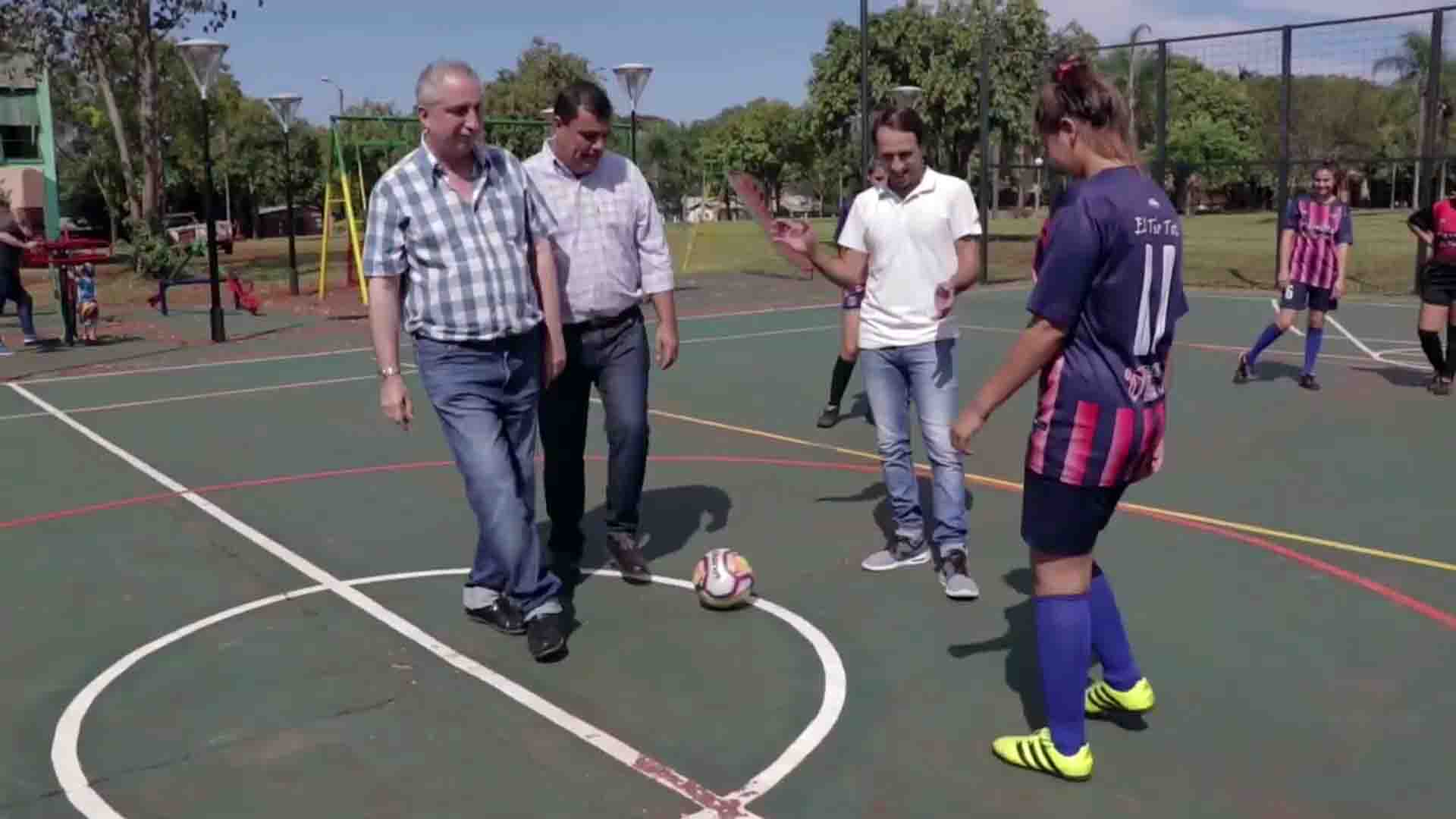 Passalacqua inauguró un puente y un playón deportivo en Santa Ana