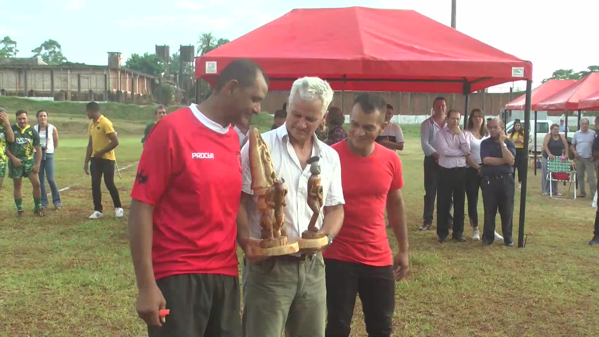 La primera en el país: el penal III de Eldorado inauguró su cancha de rugby