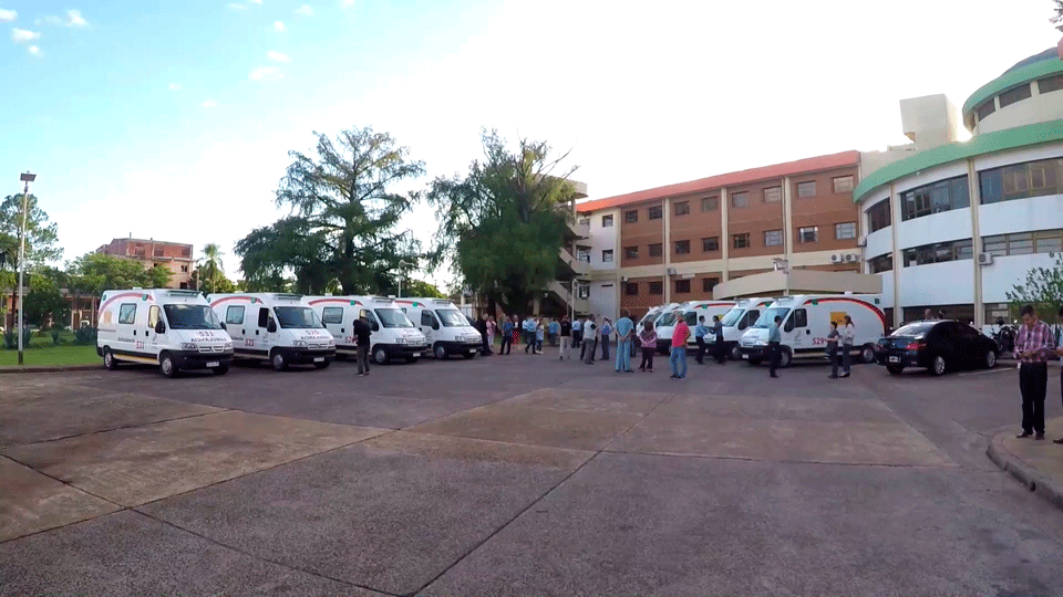 Entregaron ambulancias de alta complejidad a 10 municipios