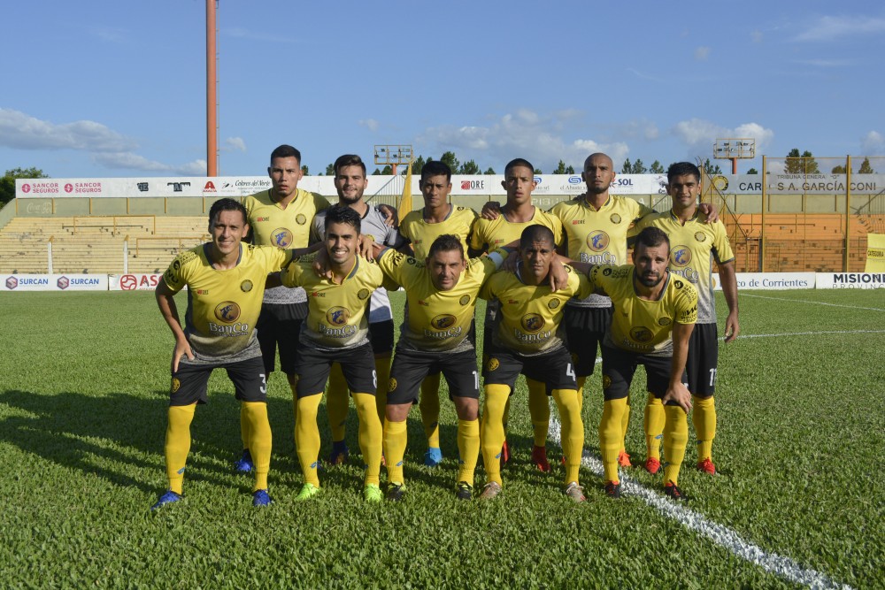 Fútbol: Crucero volvió a la victoria en casa