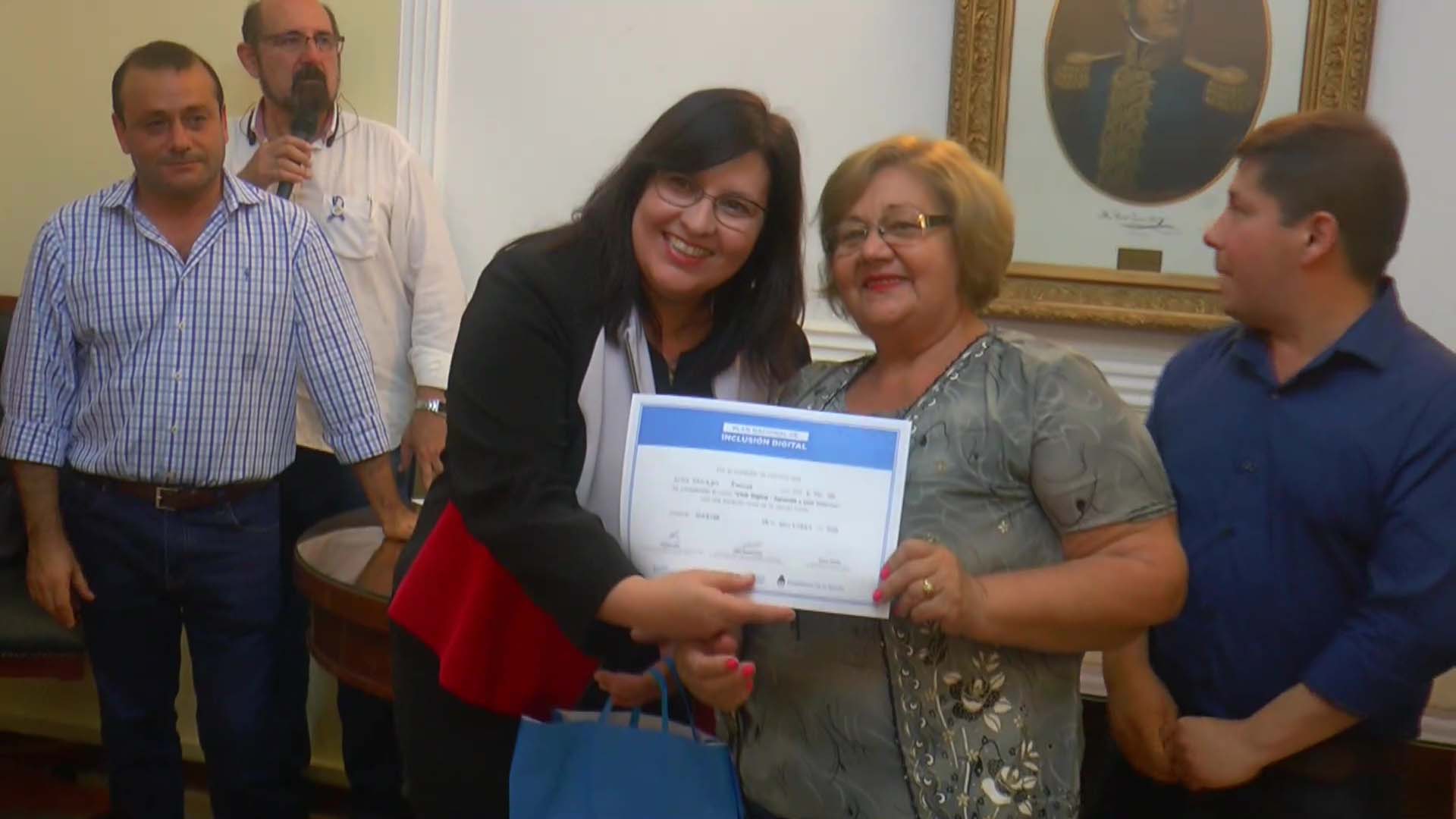 Inclusión digital: entregaron certificados a los adultos mayores