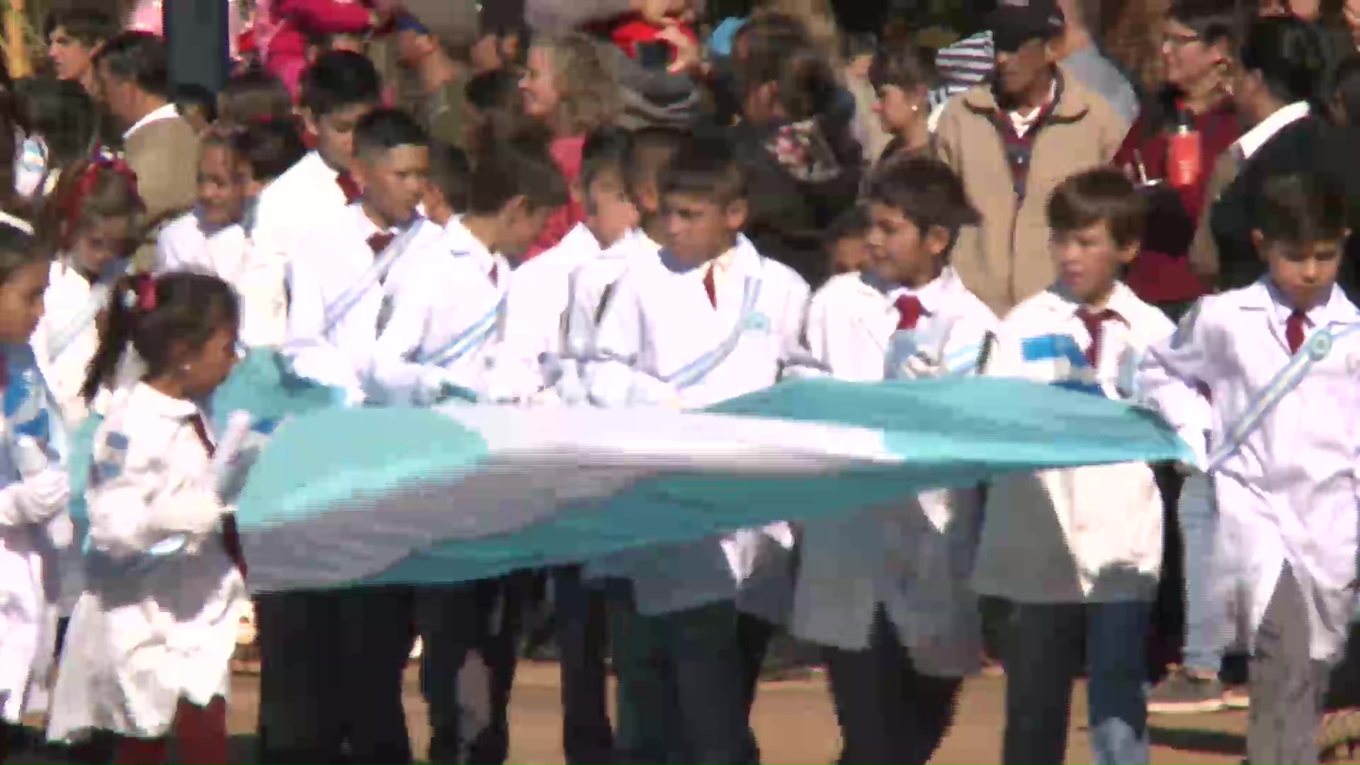 Día de la Bandera. Candelaria se vistió de celeste y blanco 
